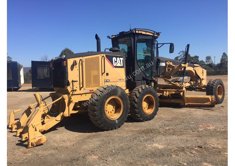 caption 2010 CATERPILLAR 140M MOTOR GRADER