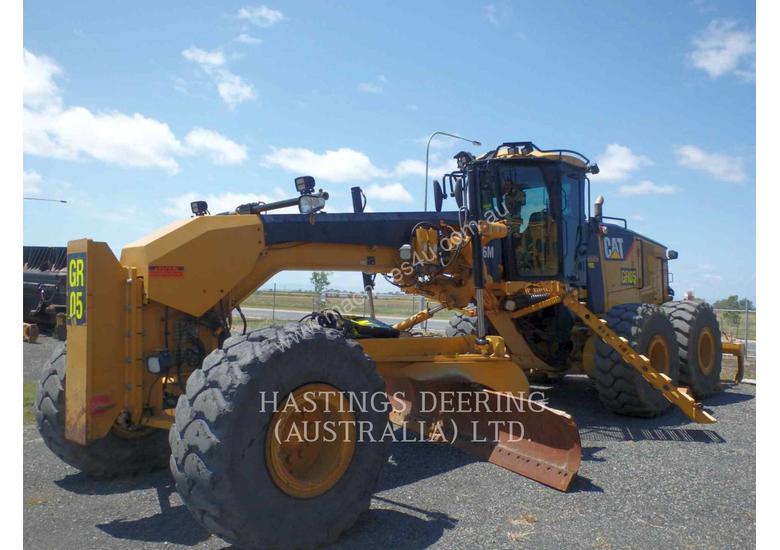 caption CATERPILLAR 16M Mining Motor Grader