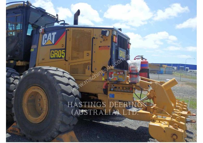 caption CATERPILLAR 16M Mining Motor Grader
