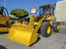 KOMATSU WA100-6 Wheel loader Work Ready attachments Package MACHWL - picture2' - Click to enlarge