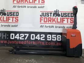 BT FORKLIFTS LWE130 - picture0' - Click to enlarge