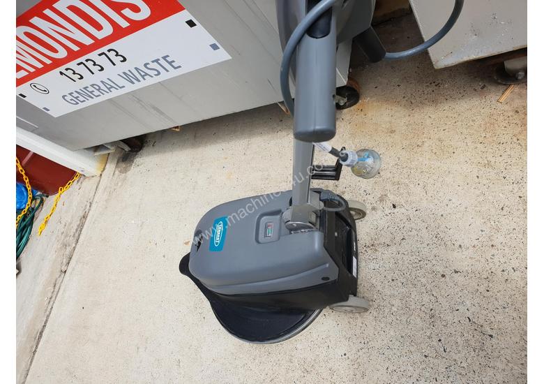 Used Tennant Tennant Floor Burnisher Floor Polishing Machines In Listed On Machines4u 0472