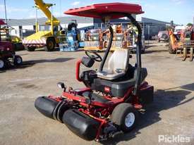 2012 Toro Greenmaster 3250-D - picture2' - Click to enlarge