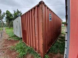 WELDED SHIPPING CONTAINER 20'X 8' - picture2' - Click to enlarge