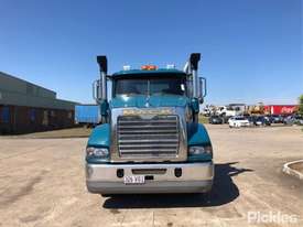 2015 Mack Trident - picture1' - Click to enlarge