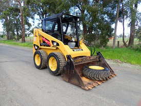 Caterpillar 216B Skid Steer Loader - picture0' - Click to enlarge