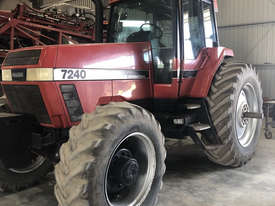 Case IH 7240 FWA/4WD Tractor - picture0' - Click to enlarge