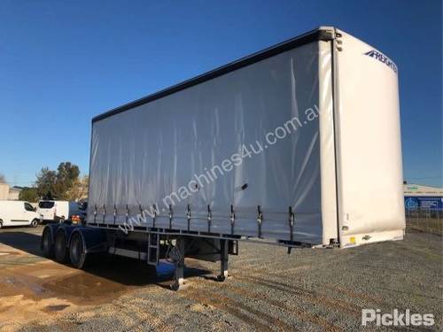2013 Freighter Maxitrans ST3