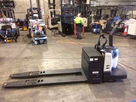 Electric Forklift Rider Pallet PE Series 2006 - picture0' - Click to enlarge