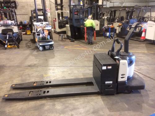 Electric Forklift Rider Pallet PE Series 2006
