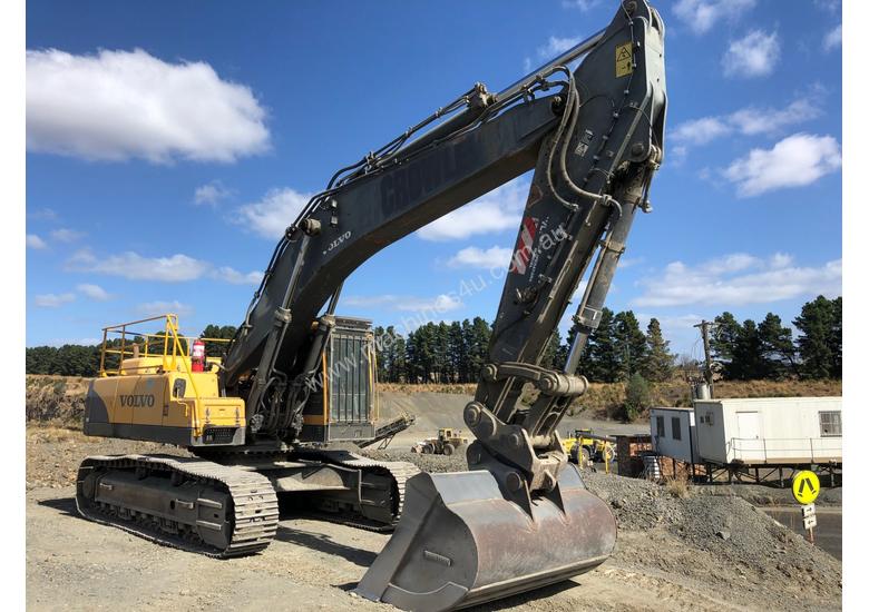 caption Volvo EC460BLC Excavator
