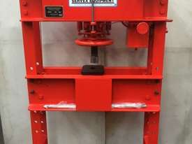Servex HP60 Hydraulic Workshop Press - picture0' - Click to enlarge