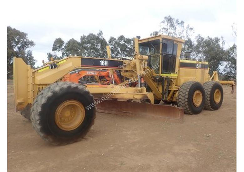 caption Caterpillar 16H Grader