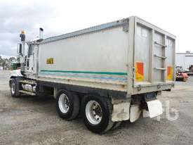 MACK CLR688RS Tipper Truck (T/A) - picture2' - Click to enlarge