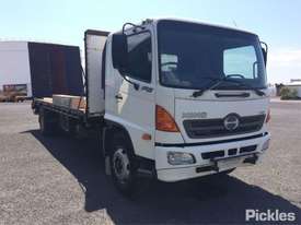 2004 Hino Ranger - picture0' - Click to enlarge
