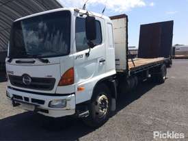 2004 Hino Ranger - picture2' - Click to enlarge