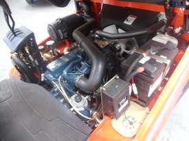 HELI 2.5T Forklift with KUBOTA V2403 Diesel engine - picture2' - Click to enlarge