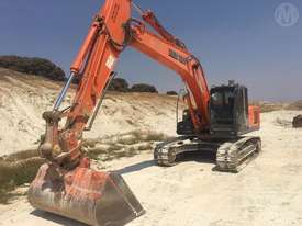 Hitachi Zaxis 200lc - picture0' - Click to enlarge