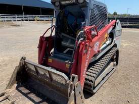 2017 Takeuchi Skid Steer Loader - picture0' - Click to enlarge