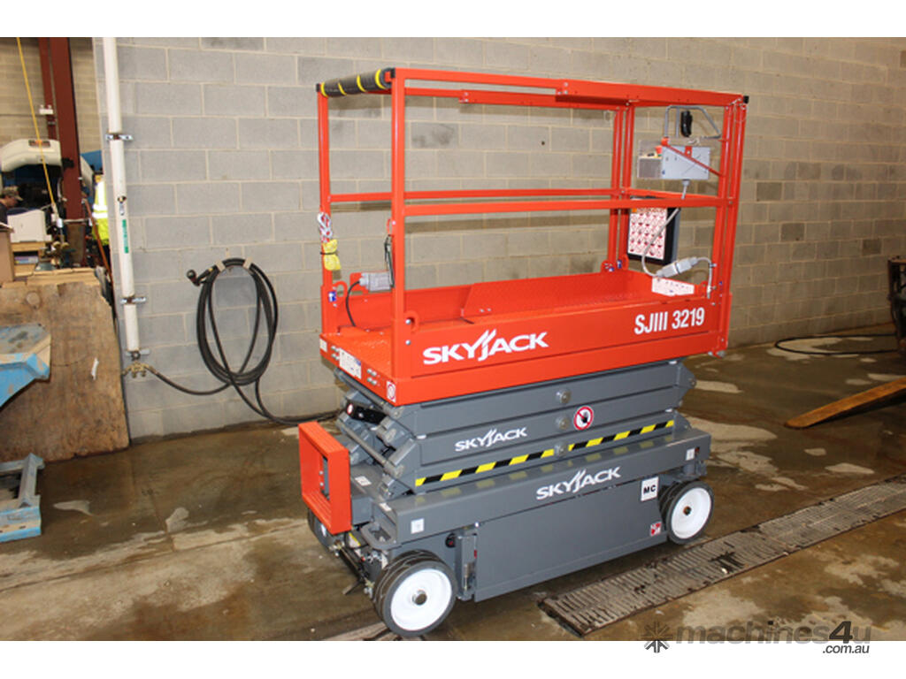 Skyjack 19ft Electric Scissor Lift with Galvanised Trailer STM Equipment