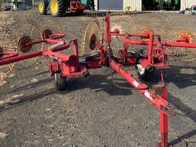 Tonutti V8 Hay Rake - picture0' - Click to enlarge