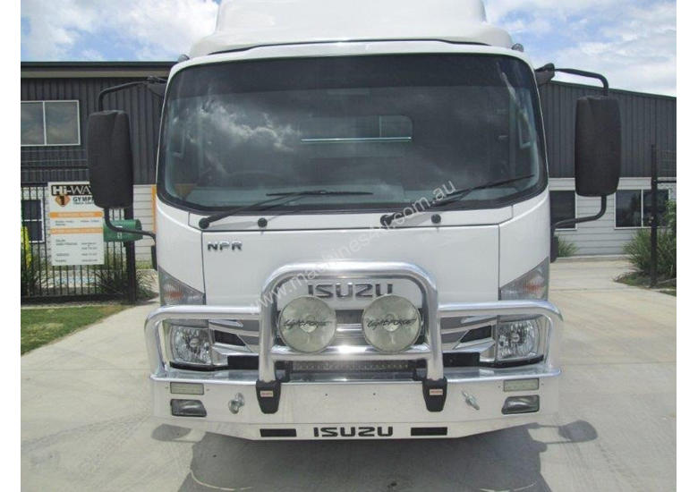 caption Isuzu NPR 65/45-190 Tray Truck
