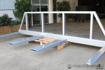 Forklift Spreader With Load Guard - Model: DHE-FS2.5-LG | Fully Compliant