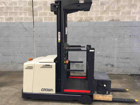 Crown LP3000 Stock Picker Forklift - picture1' - Click to enlarge