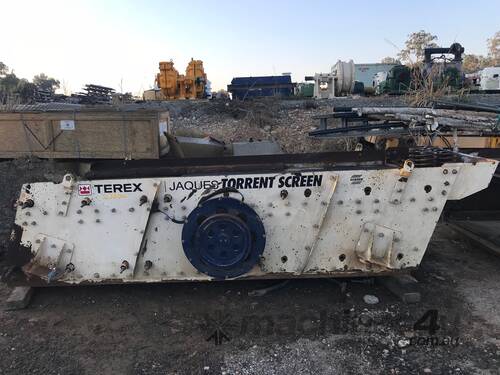 TEREX JAQUES 12'x5'x2 DECK VIBRATING SCREEN