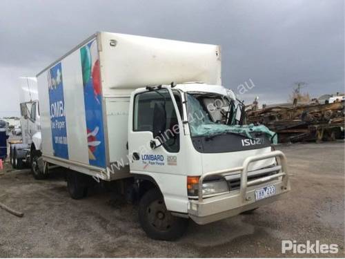 2005 Isuzu NPR 200 Medium