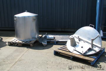 Stainless Steel Tank with Mixer - 600L