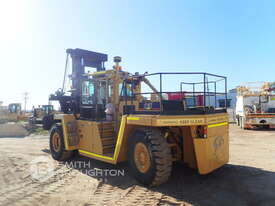 CATERPILLAR V620 TYRE HANDLER - picture2' - Click to enlarge