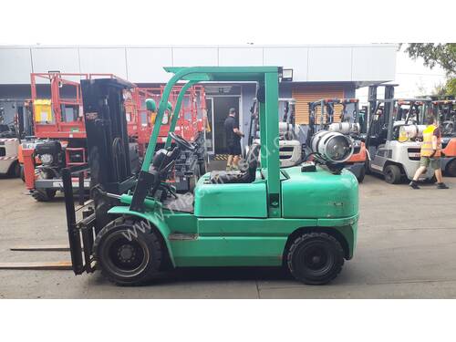 Weekend Special-HC 3.5 Ton Container Entry Forklift 2007 Nissan Engine Under 2000 hours only