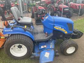 New Holland Boomer 1030 with Mid-Mount Mower - picture0' - Click to enlarge