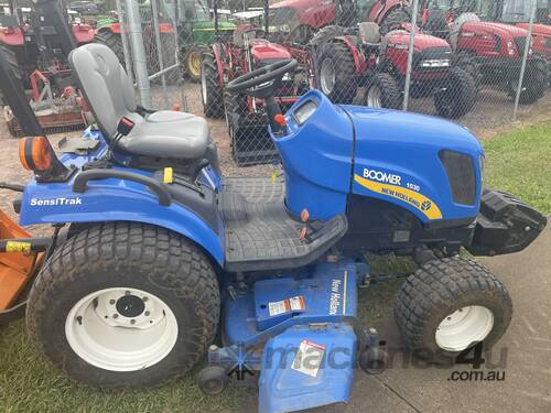 New Holland Boomer 1030 with Mid-Mount Mower