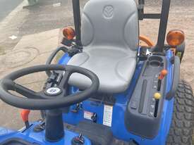 New Holland Boomer 1030 with Mid-Mount Mower - picture2' - Click to enlarge