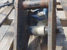 8000 EARTH DRILL AUGER TORQUE $4,000 + GST - picture2' - Click to enlarge