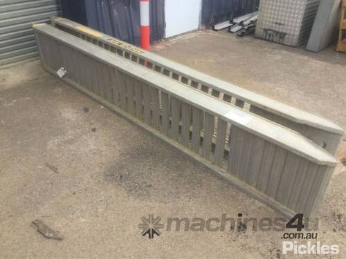 2015 Digga Ezi-Loada, Alloy Loading Ramps, S/n: 426237, 3.5m, Maximum Capacity: 5000kgs