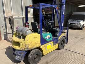 Komatsu FG25T-12 LPG Forklift - picture2' - Click to enlarge