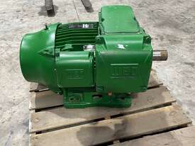55 kw 75 hp 4 pole 415 volt 250s/m frame IP66 WEG Model K44 W22 AC Electric Motor Used Reco - picture2' - Click to enlarge