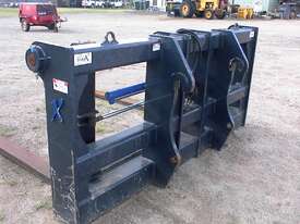 Quick hitch fork attachment for wheel loader - picture2' - Click to enlarge