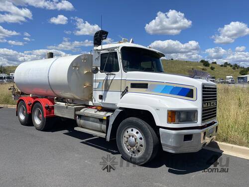 2000 MACK Prime Mover CH Water Cart
