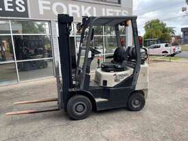 2 Tonne Crown Forklift For Sale - picture0' - Click to enlarge