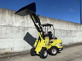 Hyload Telescopic Articulated Mini Loader  - picture0' - Click to enlarge