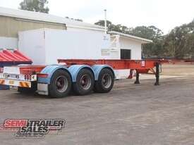 Krueger Semi 40FT Retractable Skel Trailer - picture1' - Click to enlarge