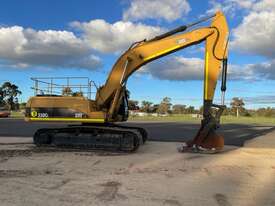 Excavator CAT 330CL 30 Tonne One owner 1200 bucket 15415 hrs - picture0' - Click to enlarge