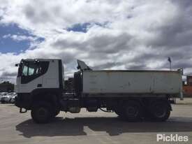 2011 Iveco TRAKKER - picture1' - Click to enlarge