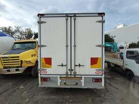 Isuzu NPR - picture2' - Click to enlarge