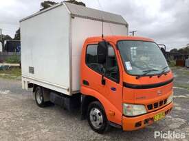 2005 Hino Dutro U305 - picture0' - Click to enlarge