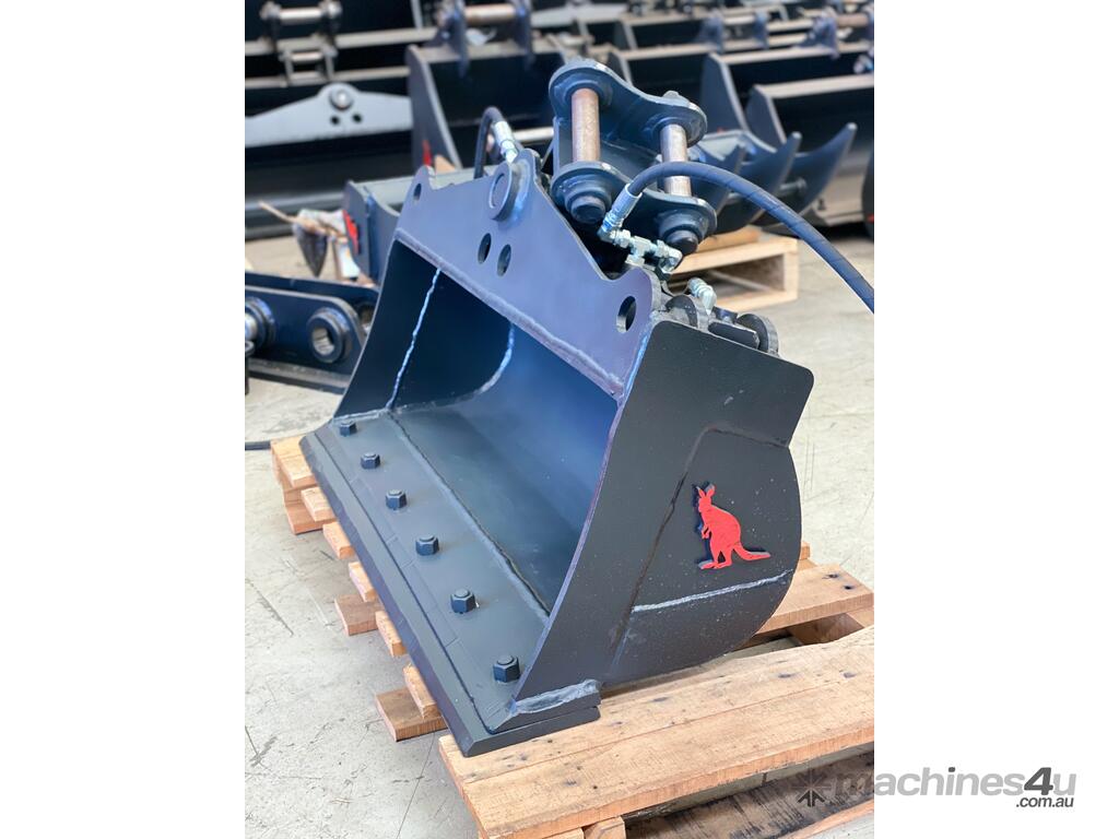 New roo attachments 1 2 1 8Ton Excavator Tilt Bucket 1000mm Bobcat